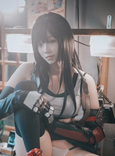 Bambi 78 DJAWA Tifa Lockhart Final Fantasy Version A